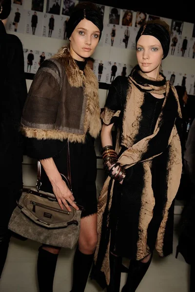 Look 25